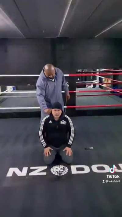 Kung Fu master showing off his totally legit magical Kung Fu superpowers