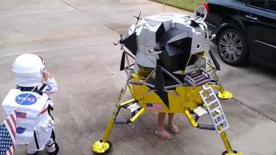 These Sister where inspired by the book "I am Neil Armstrong" and dressed up as a Lunar Lander and Astronaut!