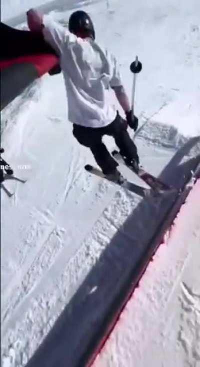 Watch me while I grind this rail.