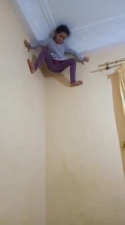 ?????A big competitor of spider man..little spider girl??????