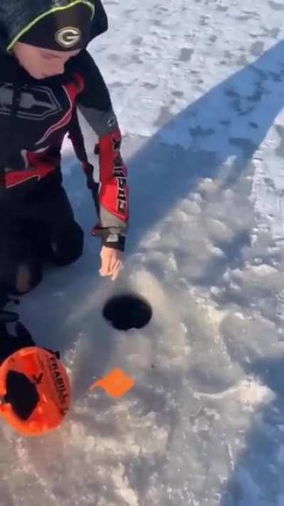 When Ice Fishing Goes Wrong ?