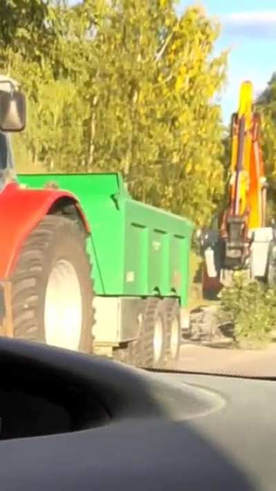 Me, my cousin and uncle saw an excavator using a tree as a sweeping broom today ??