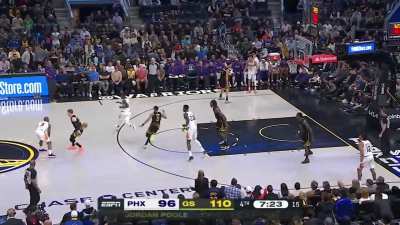 [Highlight] Ref sets a beautiful screen on CP3 to free up Poole for the 3 pointer