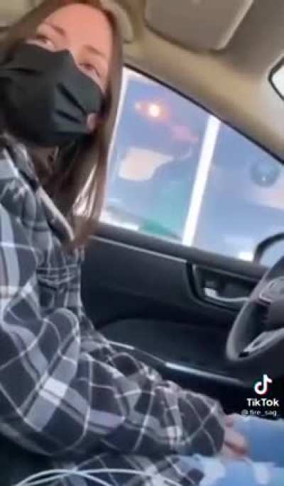 Another Starbucks cashier tired of drive thru singing