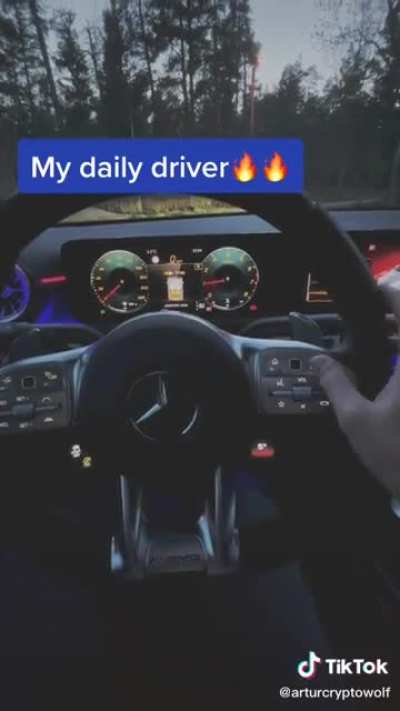 Cringe teens flexing daddy's money ??