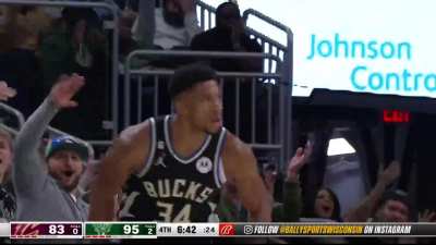 [Highlight] Giannis hits a corner three to give him 36 PTS on the night