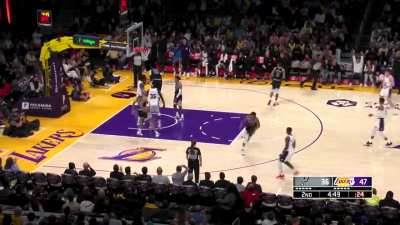[Highlight] Thomas Bryant with a MANS JAM exciting Lebron James
