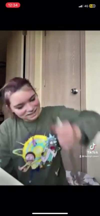 A reminder not to fuck around with a knife. ?