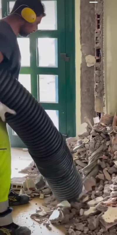 The way it sucks up the debris