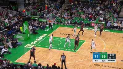 [Highlight] Kemba hits a three