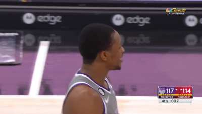 [Highlight] De'Aaron Fox hits the game winning 3 + replays and says what everyone else is thinking... "I'm f**king nice"
