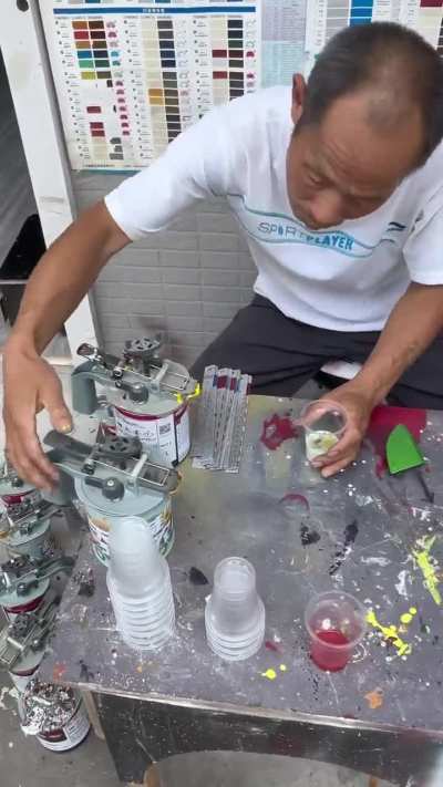 This man can replicate any color just by seeing it.