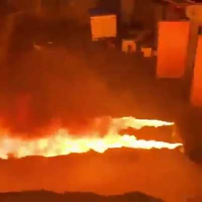 Russian guy has created a flame throwing car out of an old Soviet Lada 1600. He calls it «Dragon».