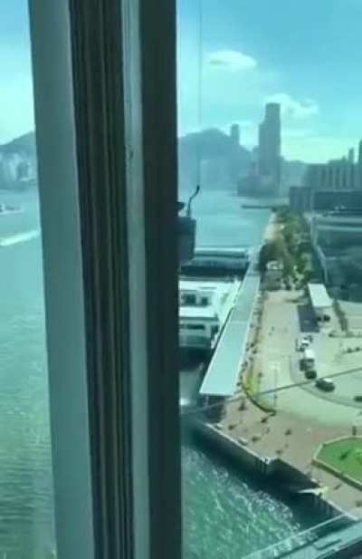 WCGW window cleaning on a windy day