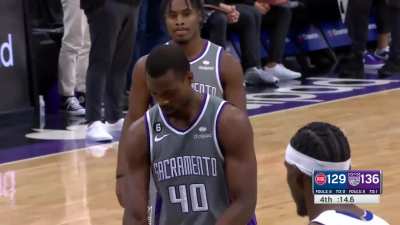 [Highlight] The Kings crowd chants "Light The Beam" as their team approaches victory