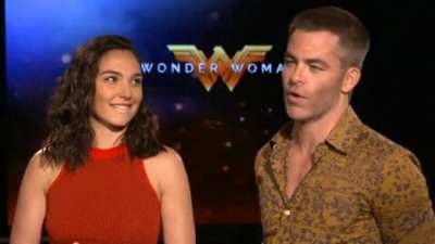 I want someone to look at me the way that Gal Gadot looks at Chris Pine.