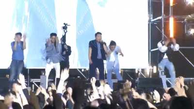 Psy performing his new song "That That" for Spring College festival. In Korea, college festivals are a big thing and its the first time since the pandemic and for many students. Feel the energy!