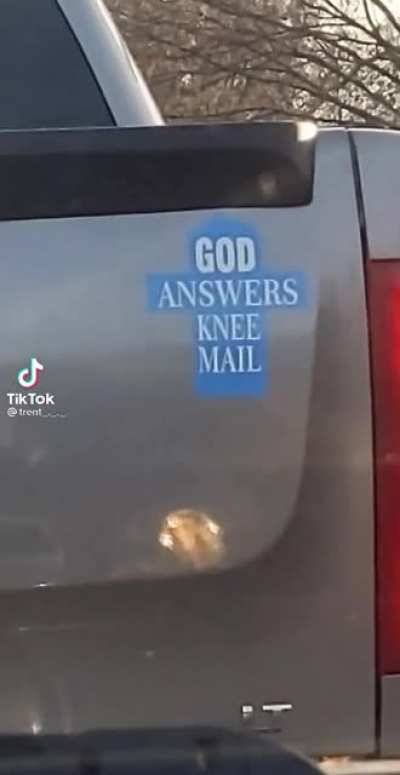 Knee mail