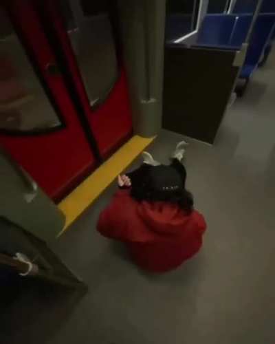 WCGW jumping inside the train