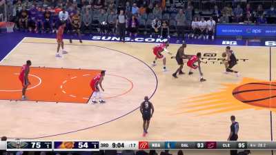 [Highlight] Devin Booker carries the Suns from 24 down to the Win with 58/5/5 on 21-35 shooting