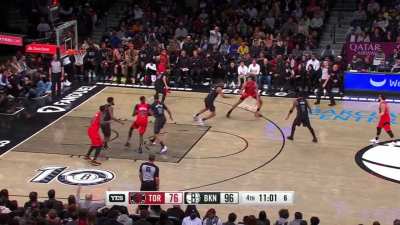 [Highlight] TJ Warren with great defense on Scottie Barnes as Nets led Toronto by 20 in the beginning of the 4th.
