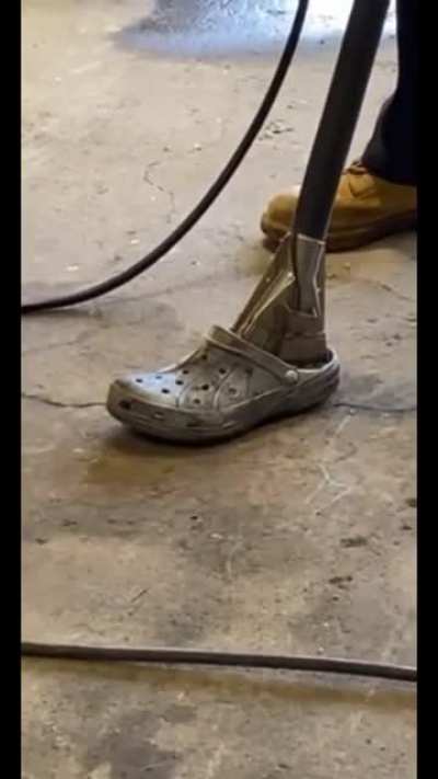I want these crocs