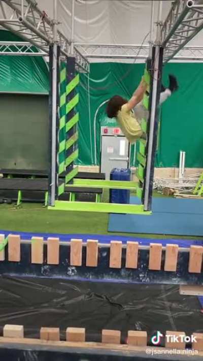 The athleticism of this dude