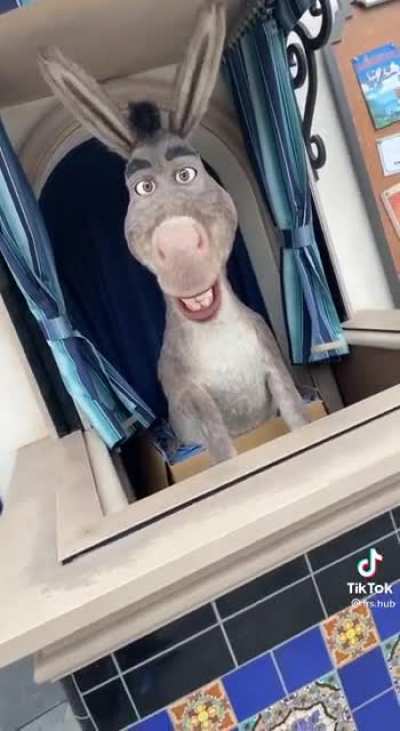 Uncanny Eddie Murphy impression