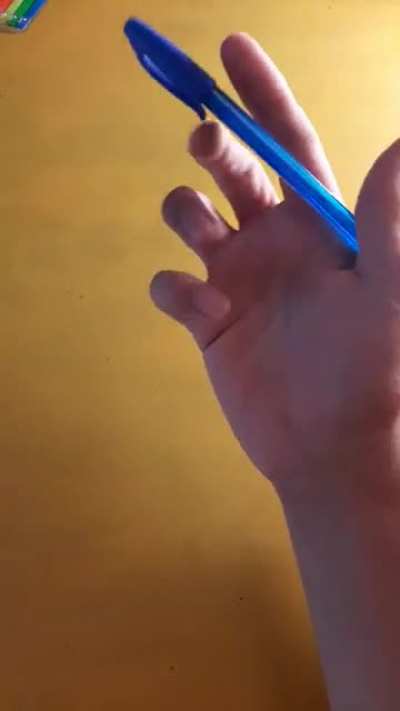 Forget guys in skirts, butterfly knives, n guy with a sword and wierd hand stuff. Here's me doing a pen spin.