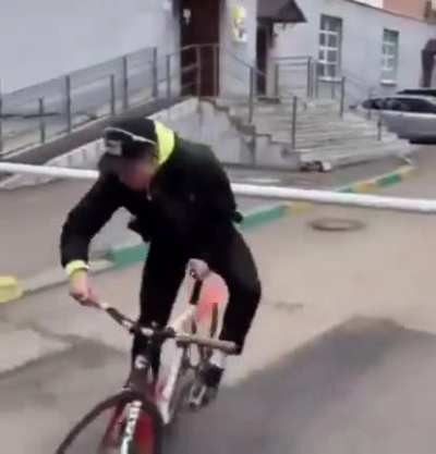 Boom Bar Versus Biker