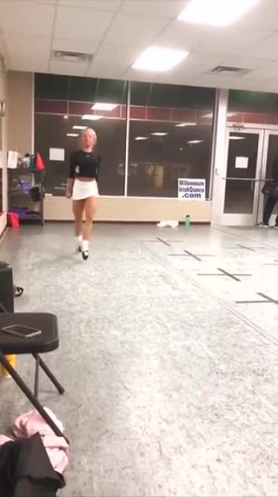 This Irish girl is a dancing machine
