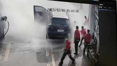 Arsonist in a gas station, insane...