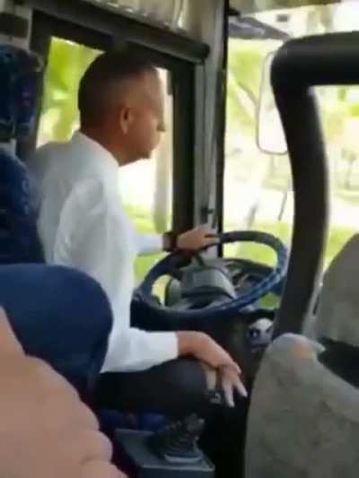 Bus driver shows how to shift gears gently