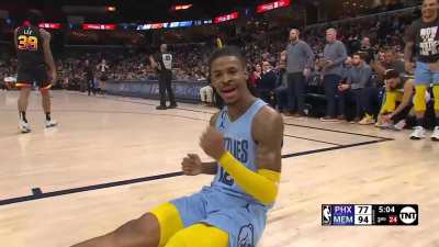 [Highlight] "He can't guard me", sings Ja Morant as be makes a basket and 1!