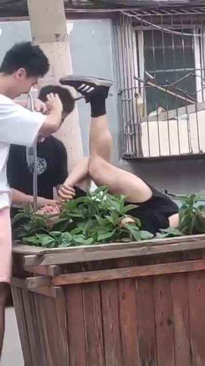Impressive wall climbing skill