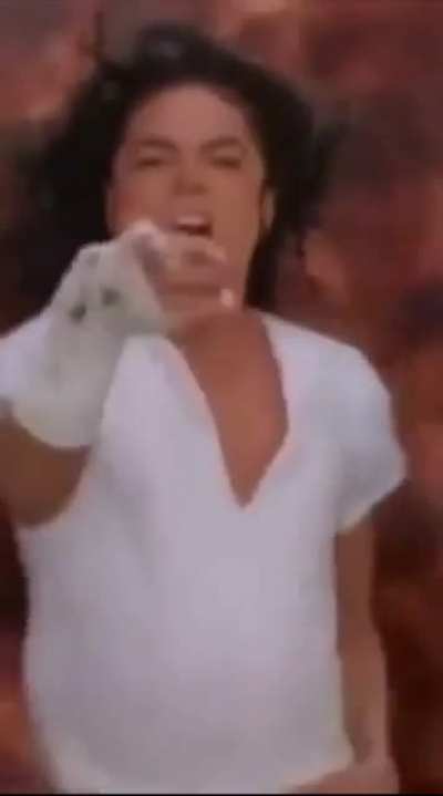 MJ was never my sweetest eye candy, but he looks so good in this ??
