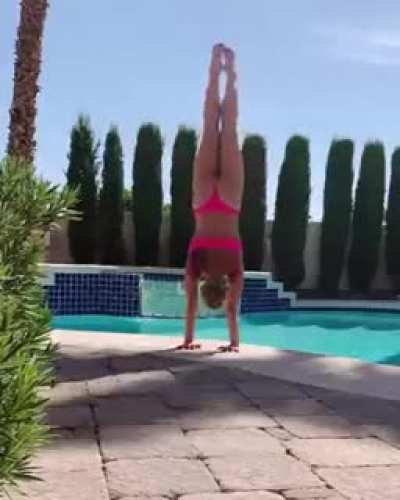 Haven’t seen any gymnast with such flexibility &amp; control before. So effortless. Unbelievable.
