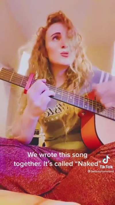 A fun duet by a person claiming to have 2 souls in one body. Dissociate identity disorder is fun!!!