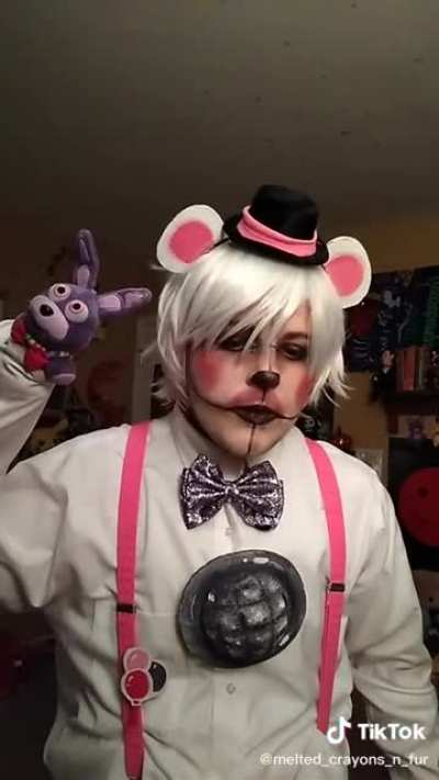 Oh god, a fnaf fan is going to kill me