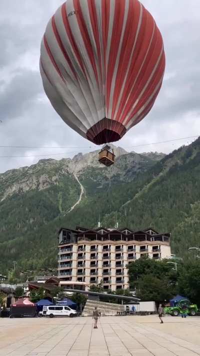 Abrupt hot air balloon