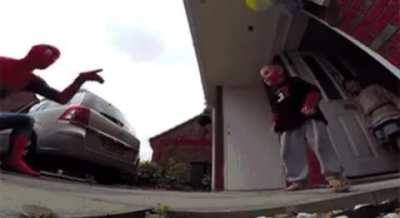 Amazing “Spider-Dad” jumps off roof to surprise his dying son