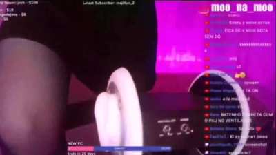 Asmr streamer thanking the viewers