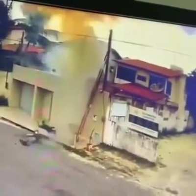 So apparently this is how the Cable Guy's work in Mexico