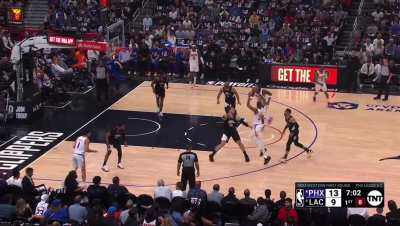 [Highlight] CP3 drops EG and dishes to Booker for 3!