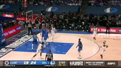 [Highlight] Reggie Jackson with a casual near Logo Triple