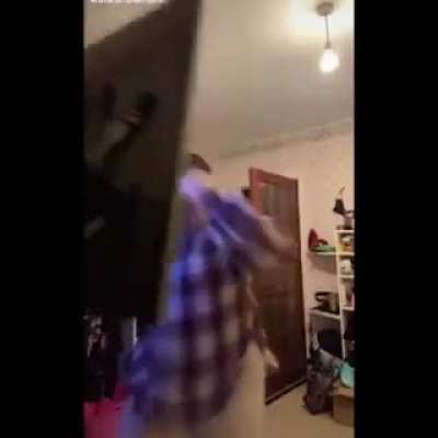 HMC while I strike a pose