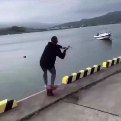 To cast a fishing line