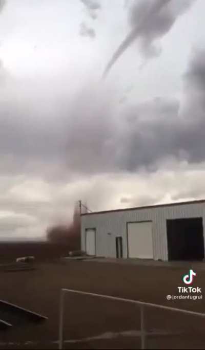 Rare stable footage of a tornado forming