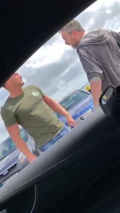 guy with metal bar gets knocked tf out after asking "do you want to lose your fucking kneecaps"