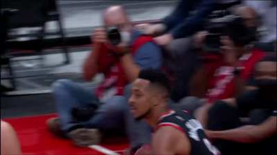 [Highlight]CJ McCollum shouts "I lift weights"(?) after getting the bucket